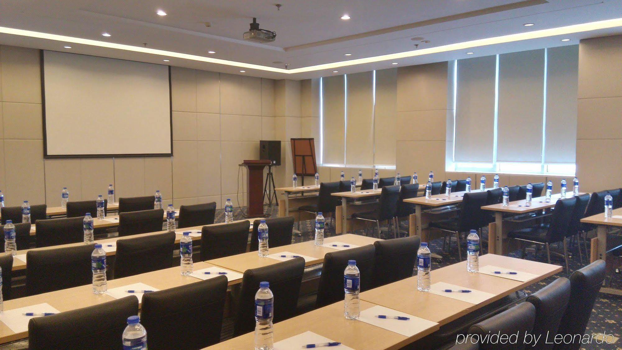 Holiday Inn Express Tianjin Heping By Ihg Exterior foto